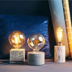 BUTLERS® STILO Tischleuchte Mit Betonfuß Ø 13 Cm Hellgrau -LAURA Innenleuchten & WeinVerkaufsladen unnamed file 292