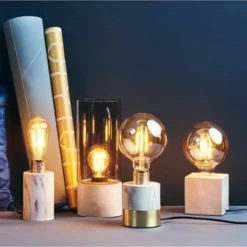 BUTLERS® STILO Tischleuchte Mit Betonfuß Und Glasschirm Hellgrau -LAURA Innenleuchten & WeinVerkaufsladen unnamed file 299