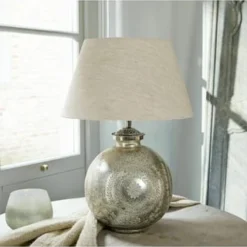 LOBERON Tischlampe Villanueva Antiksilber/leinen Antiksilber/leinen 11 LOBERON Tischlampe Villanueva Antiksilber/leinen Antiksilber/leinen -LAURA Innenleuchten & WeinVerkaufsladen unnamed file 580